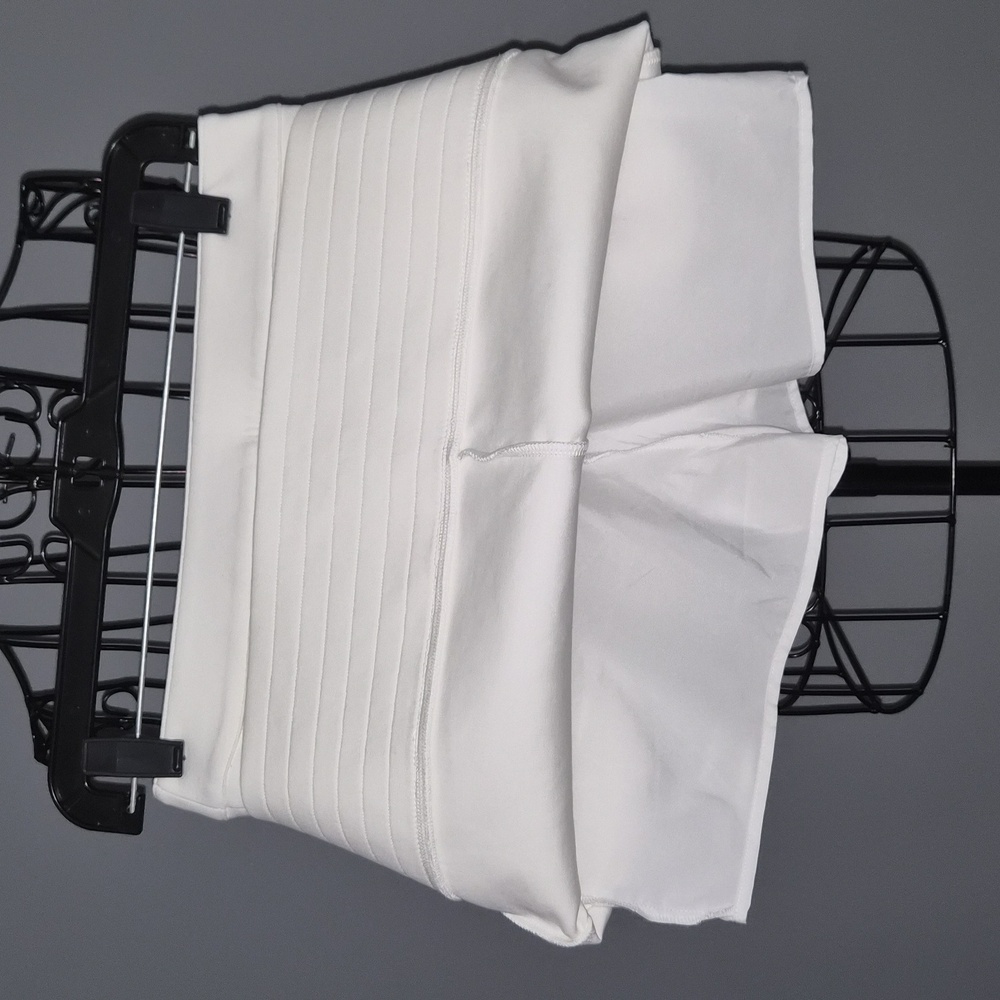 Chic White Skort With Interlocking C's - image 3